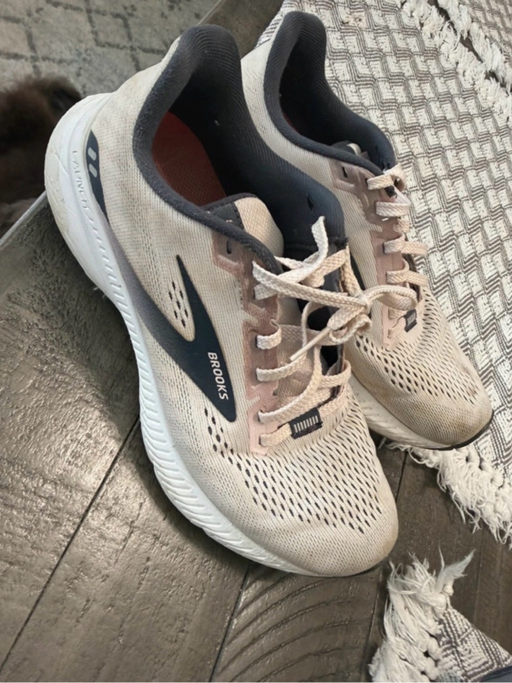 Brooks Women's Beige and Navy Running Sneakers